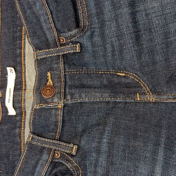 Levi's 711 Skinny Dark Wash - Picture 3 of 4